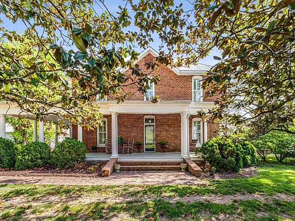 3rd image of 405 Webb Rd W