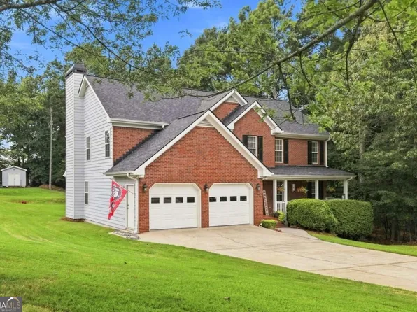 5821 Silverthorn Dr, Flowery Branch, GA 30542