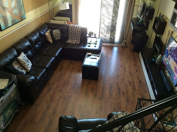 2nd floor livingroom
