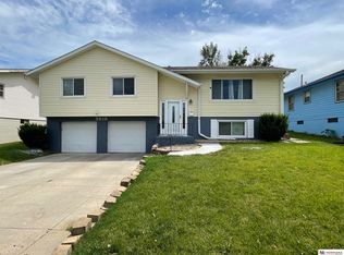 5619 Grand Ave, Omaha, NE 68104