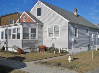 111 N Buffalo Ave, Ventnor, NJ 08406
