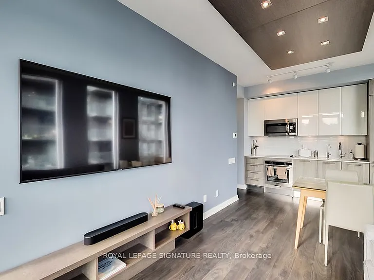 28 Wellesley St E #1704 — Photo 5