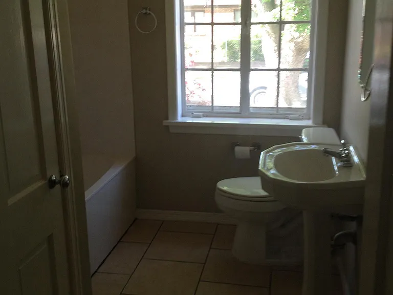 2648 E 13th Pl — Photo 3