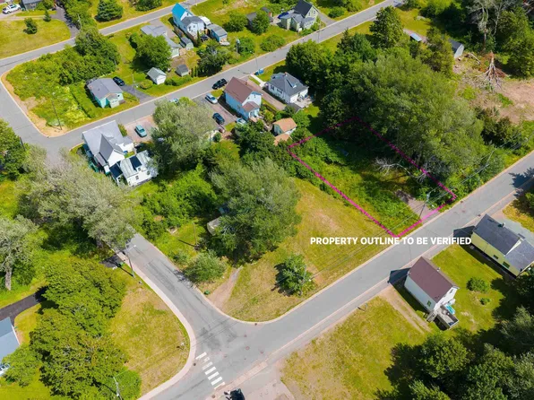 36 Church St, Springhill, NS B0M 1X0