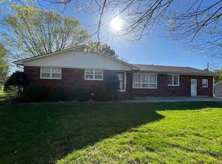 617 N Spring St, Sparta, TN 38583