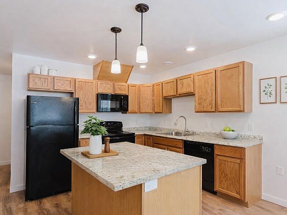 3rd image of 4050 Delta Dr #1