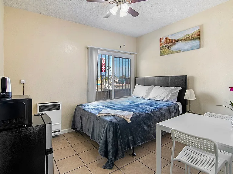 South Park Place Apartments — Photo 13