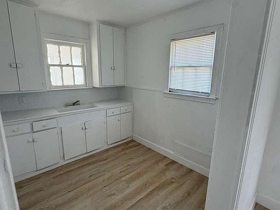 5th image of 3349 14th St #1521