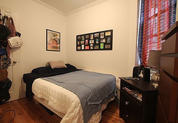 5th image of 225 E 28th St APT 2D