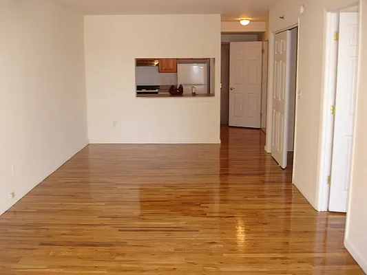 Rented by Bahar Management | media 21