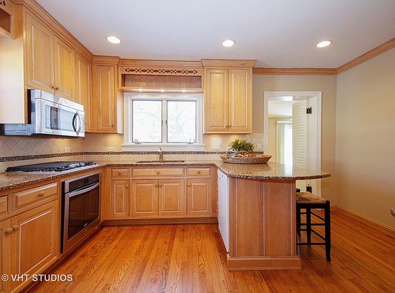 5th image of 1111 Brassie Ave