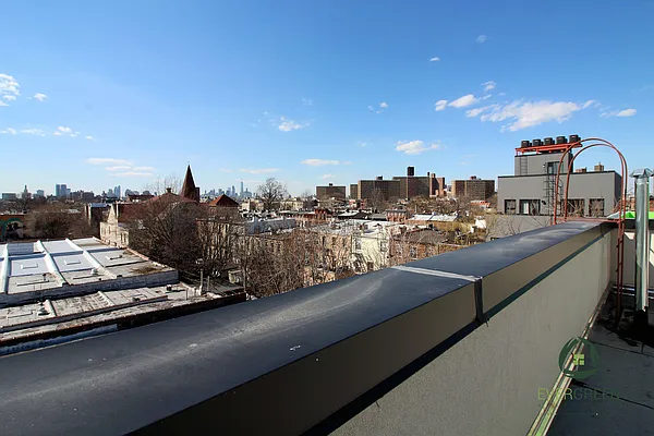 Rented by Evergreen Apartments BK | media 42