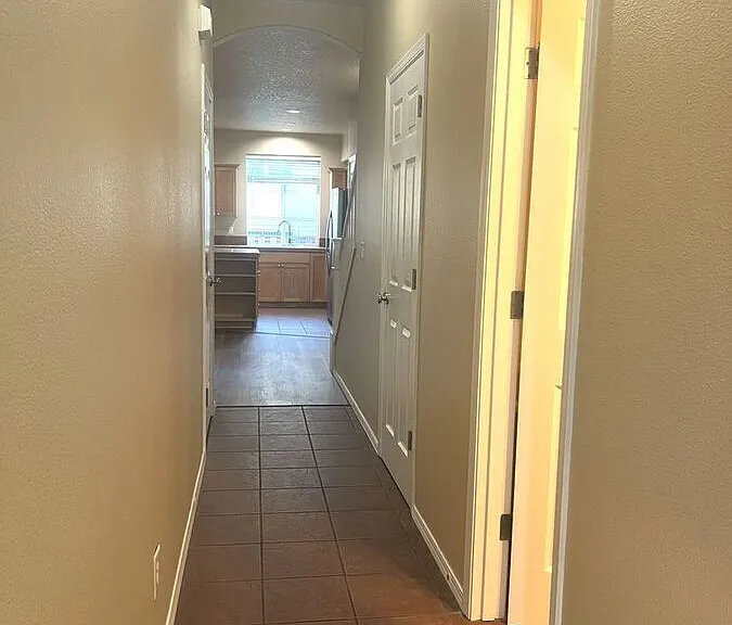 17284 Pleasanton Ln — Photo 5