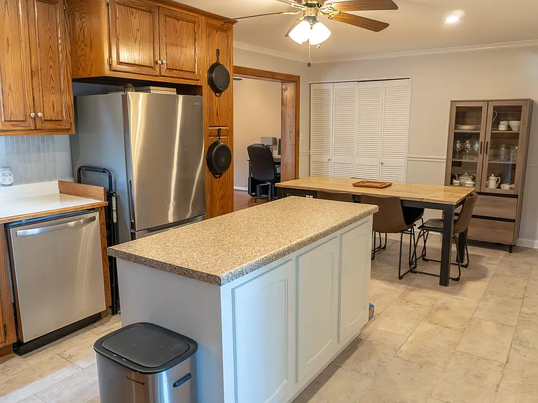 4207 Saundralane Dr NW — Photo 10