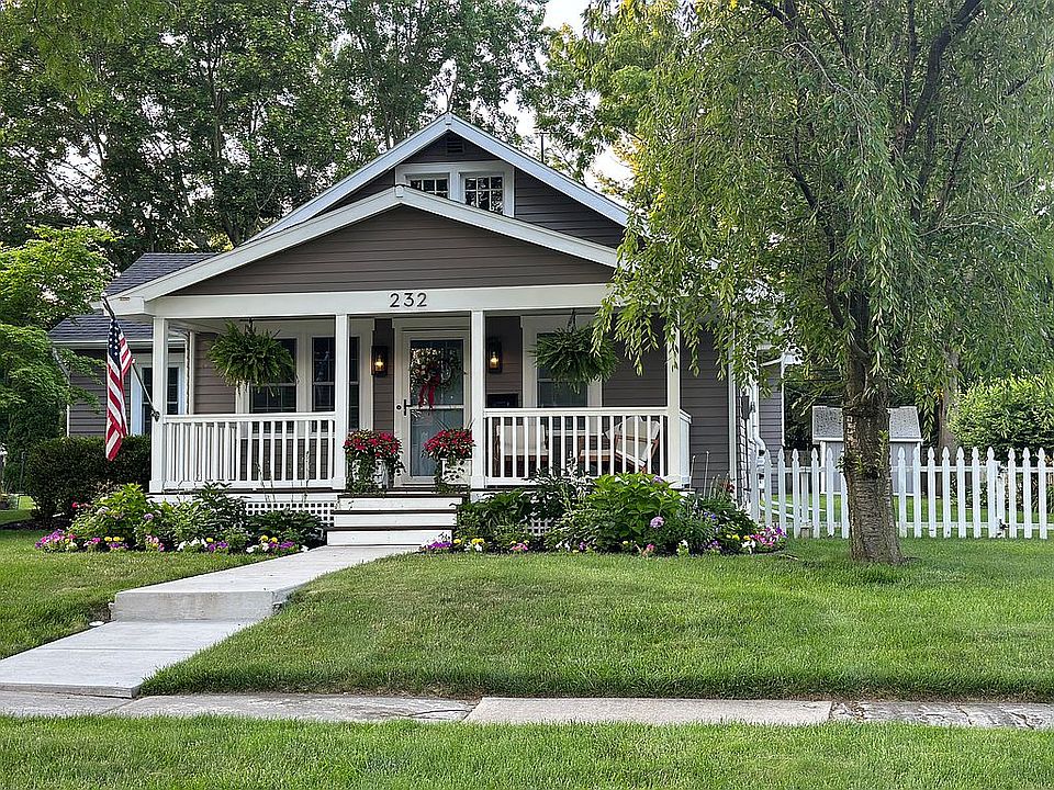 1st image of 232 W 6th St