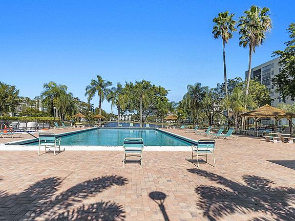 2nd image of 2112 S Cypress Bend Dr APT 304