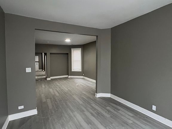 3rd image of 6753 S Loomis Blvd