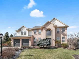 135 Triple Crown Cir, Springboro, OH 45066