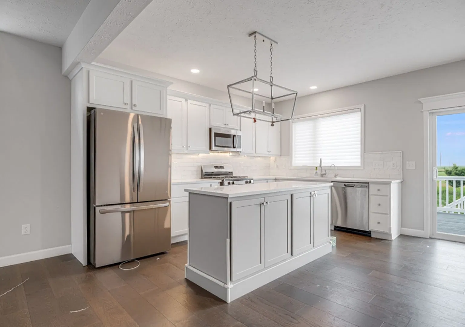 Stunning Golf Course Views & Spacious Modern Living! — Photo 4