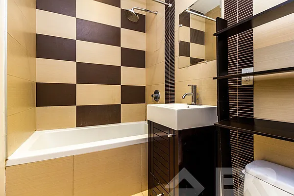 Rented by EXR | media 10