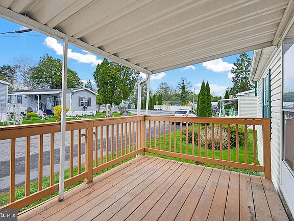3rd image of 22 Madge Dr