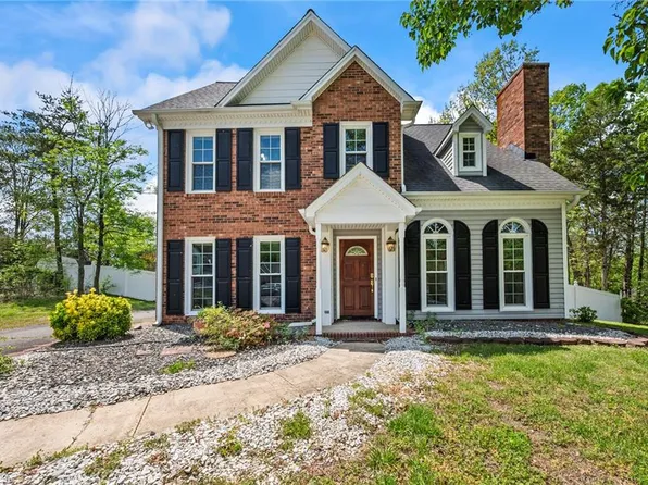 1804 Larkhill Ct, Kernersville, NC 27284