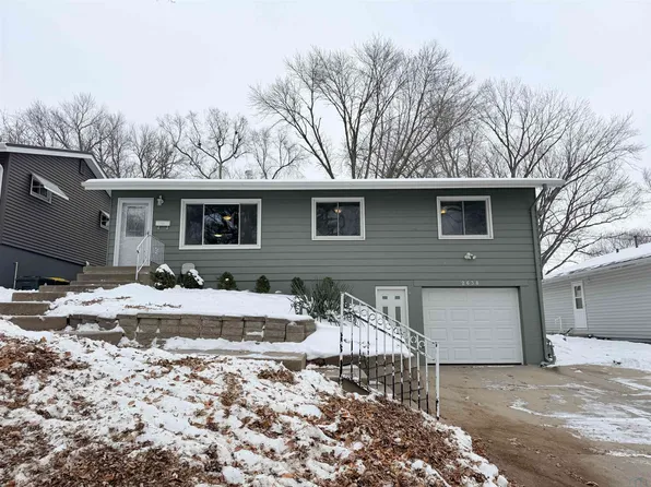 2638 S Cecelia St, Sioux City, IA 51106
