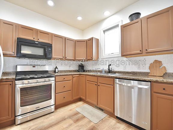 2nd image of 380 Market Pl