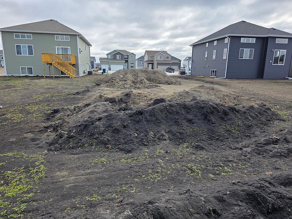 2nd image of 2410 36th Ave S