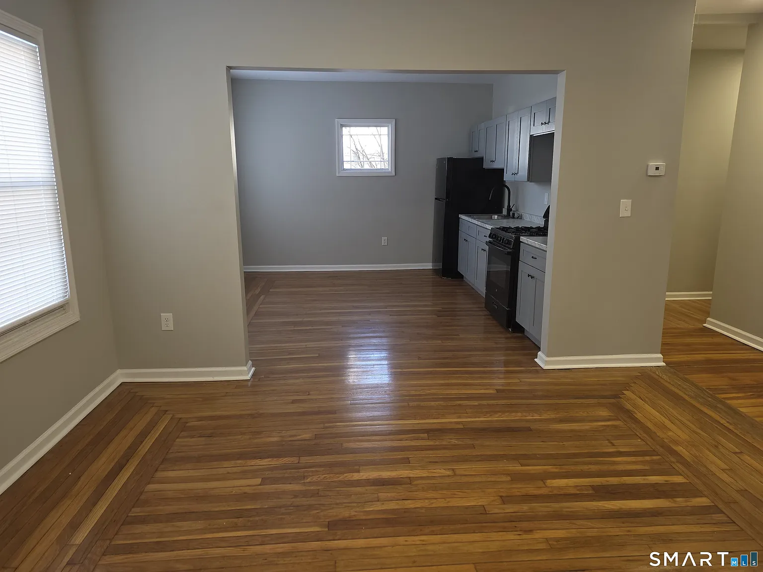 3 bed, 1.0 bath, 3760 sqft, $2,000 — Photo 2