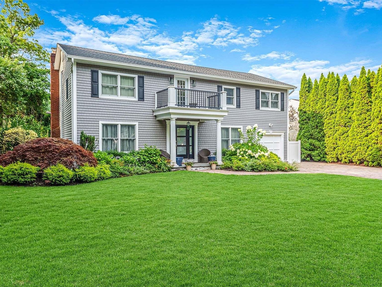 60 Middlesex Avenue, Oakdale, NY 11769 | Zillow