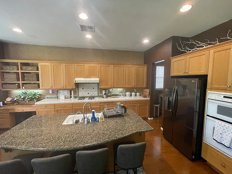 1900 Casterbridge Dr — Photo 7