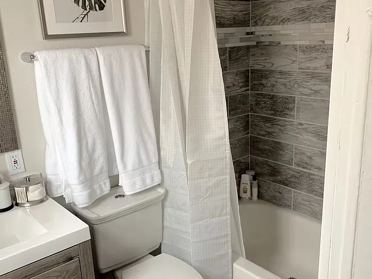 5963 Ross Ave #101 — Photo 11