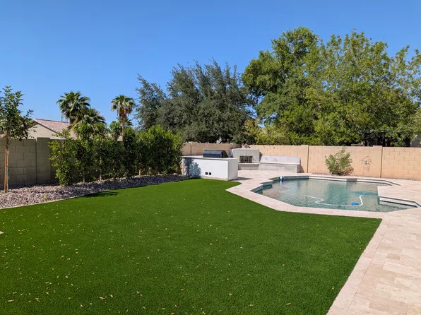 718 N Tiago Ct, Gilbert, AZ 85233