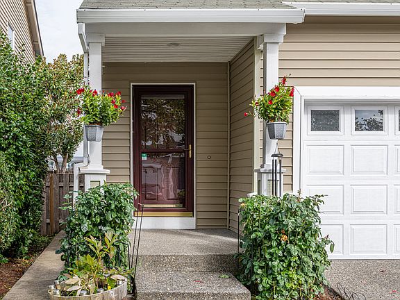 2nd image of 5097 NE Candlewood Pl