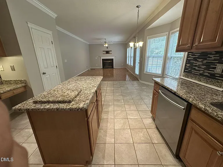 122 Trumbell Cir — Photo 6
