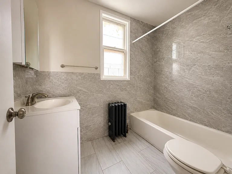 86 Willoughby St #1 — Photo 2
