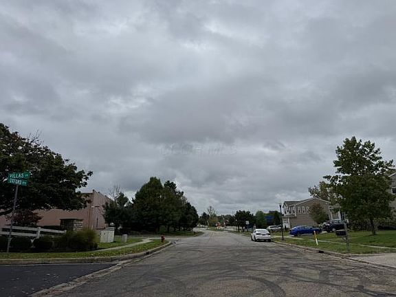 5th image of 1009 Oxford Dr N