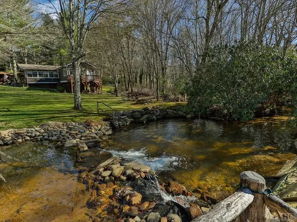 2700 Yellow Mountain Road, Cullowhee, NC 28723