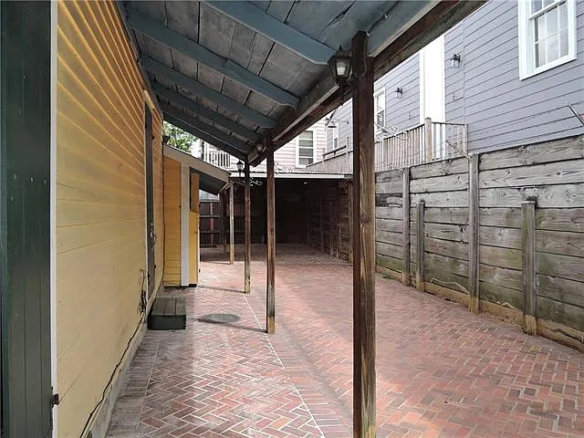 2 bed, 1.0 bath, 900 sqft, $1,995 — Photo 2
