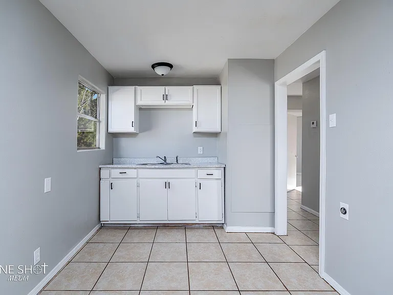 5226 Questa Dr — Photo 9