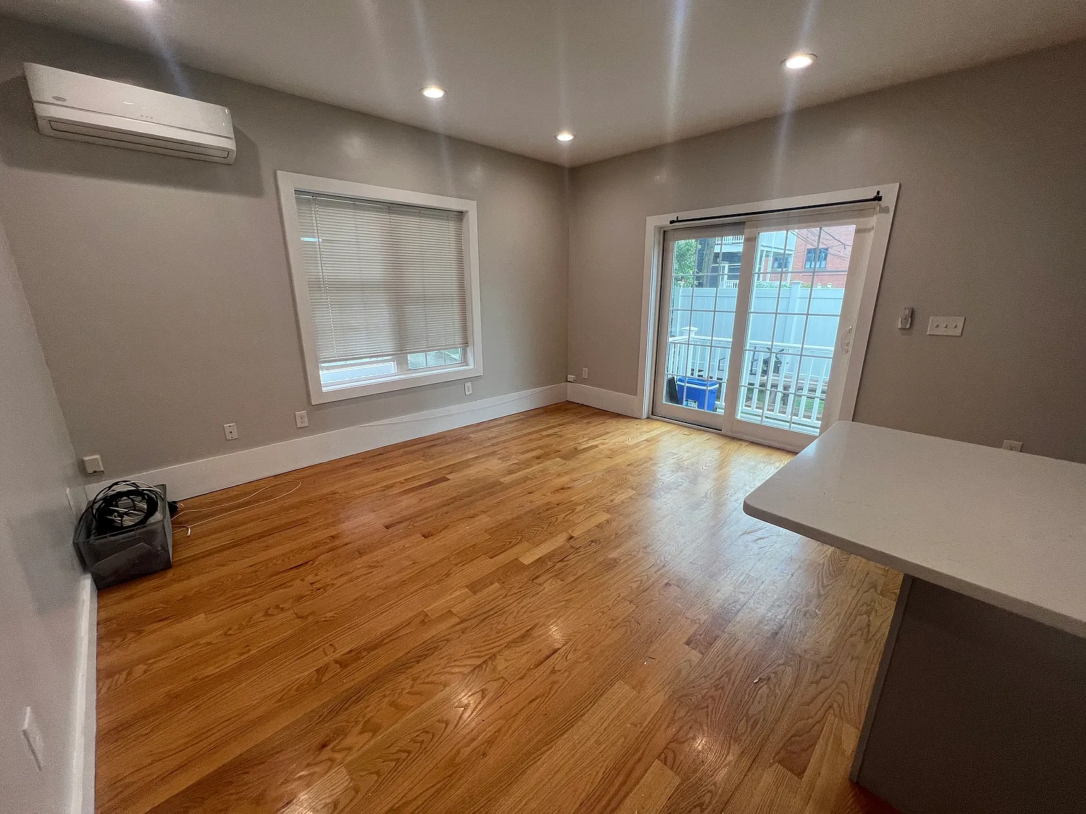 5 bed, 1700 sqft, $5,000 — Photo 2