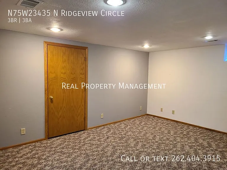 N75W23435 N Ridgeview Cir — Photo 17