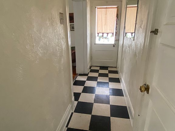3rd image of 4122 Eileen Dr #1