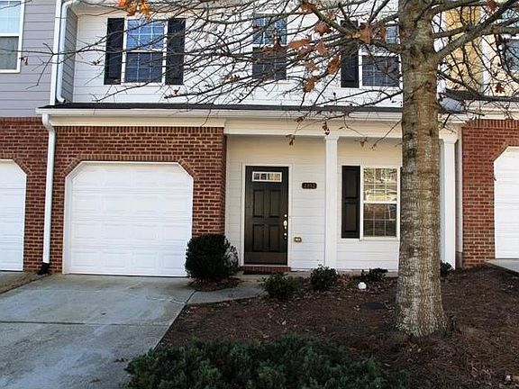 3rd image of 2352 Suwanee Pointe Dr