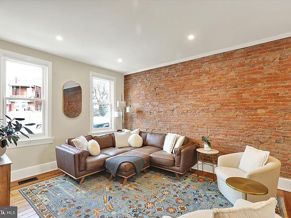 4th image of 415 Church St