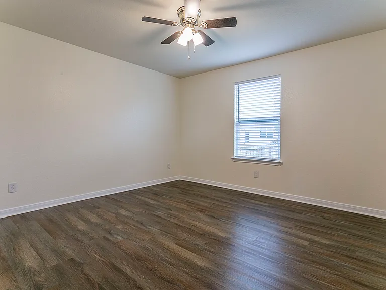 211 Azalea Way — Photo 26