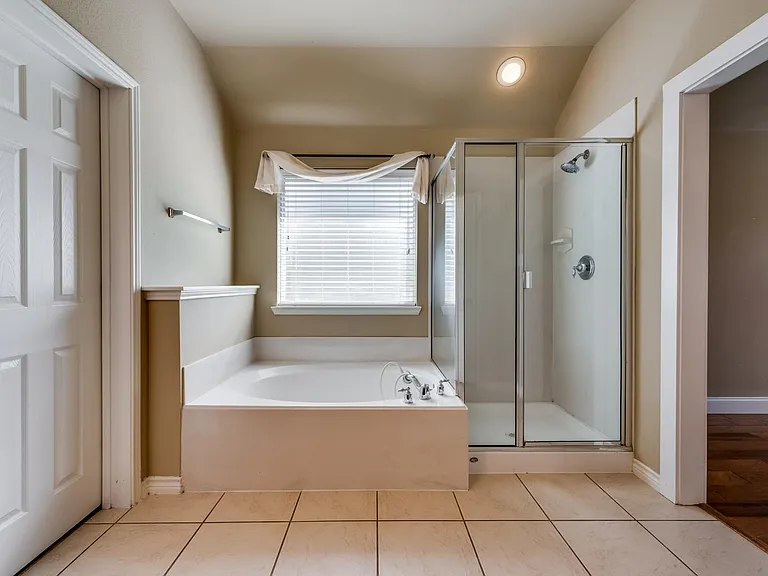 15417 Landing Creek Ln — Photo 19