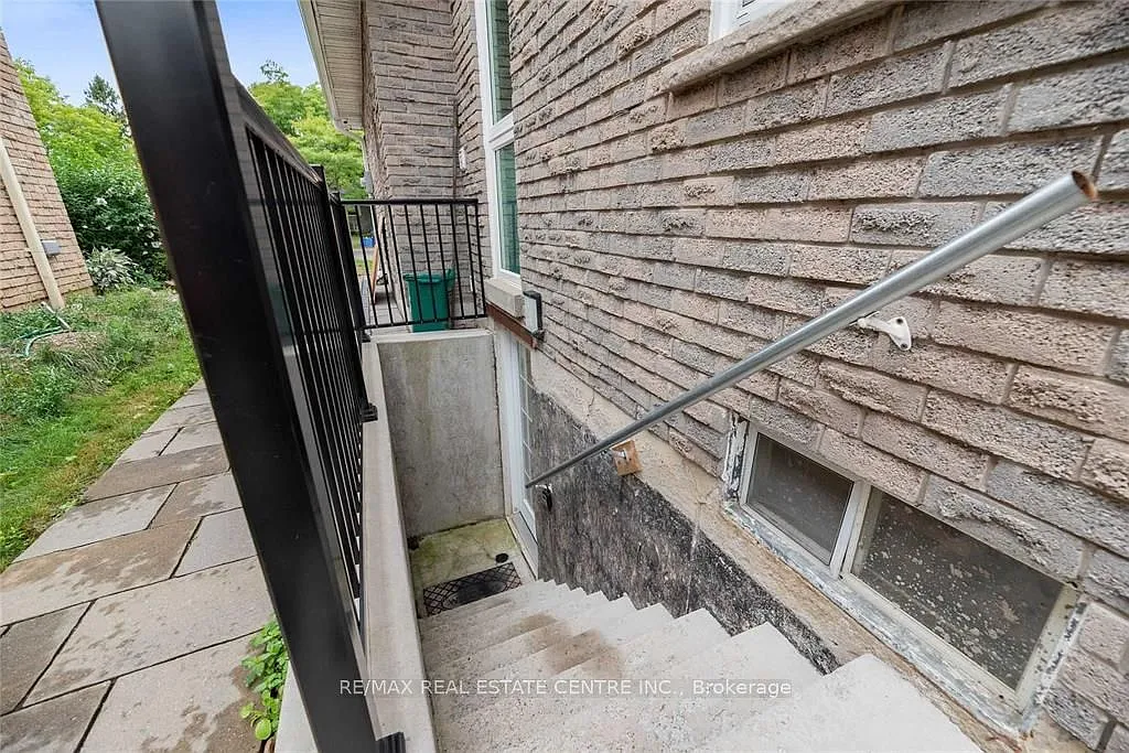 2 bed, $1,800 — Photo 3
