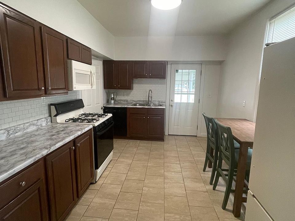 425 Ludlow St Lawrenceburg, IN, 47025 Apartments for Rent Zillow